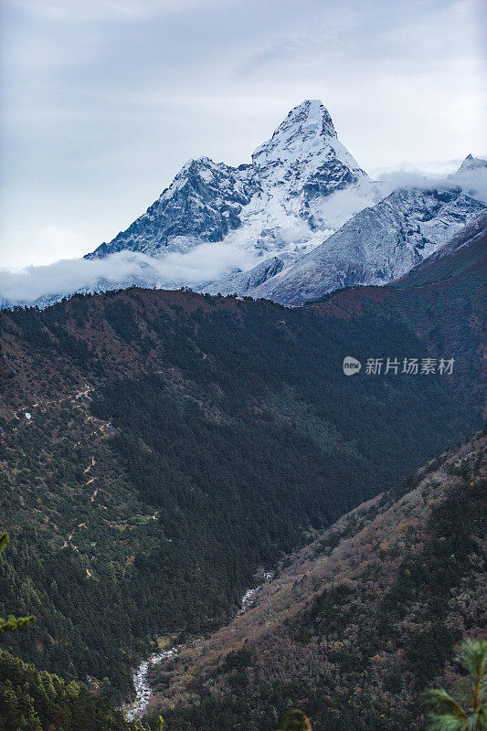 Ama Dablam山。尼泊尔，萨加玛塔国家公园